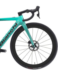 Bianchi E-Oltre 105 Electric Road Bike 2026 With Free Range Extender - Celeste