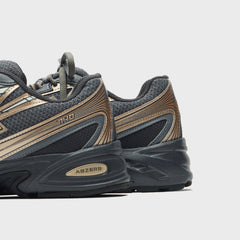 New Balance 740 - Black / Black Cement / Castlerock