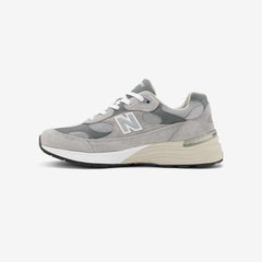 992