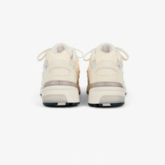 992