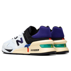 997 Sport - Munsell White/Deep Blue