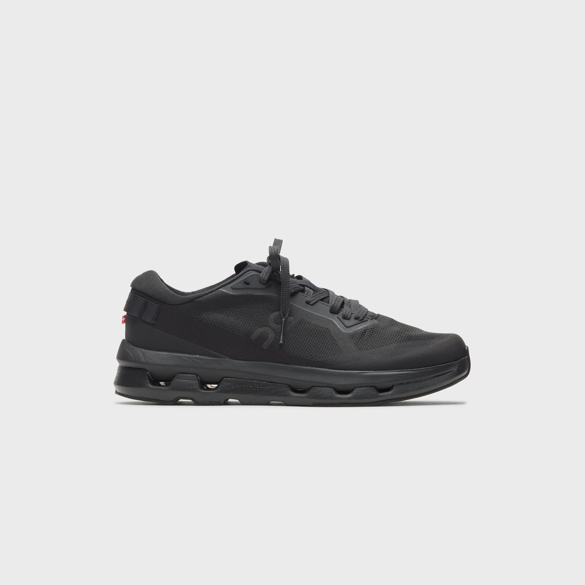 On Running Cloudzone - Black / Eclipse