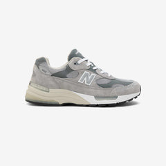 992
