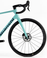 Bianchi Infinito Ultegra Di2 Carbon Road Bike 2025 - Celeste